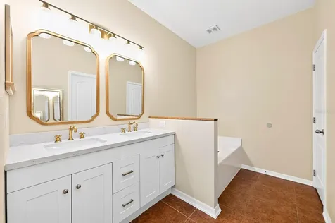 233 W Fiesta Key Loop Deland FL 32720