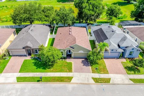 233 W Fiesta Key Loop Deland FL 32720