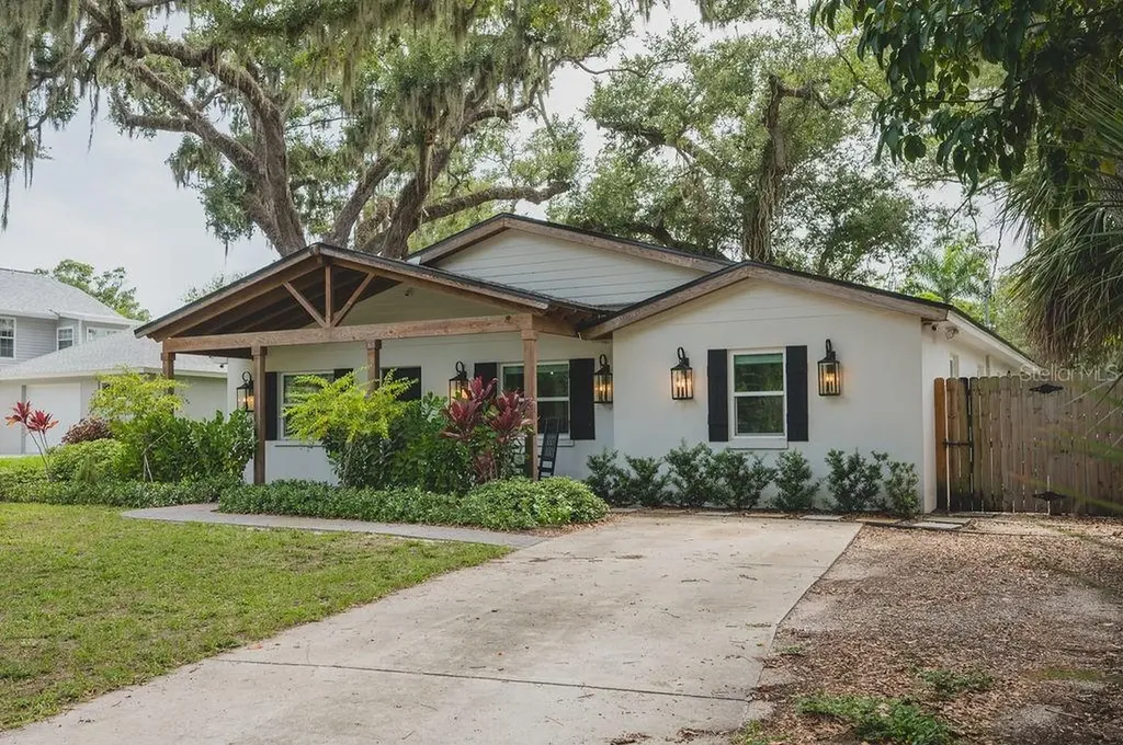 216 18th Street E Bradenton FL 34208
