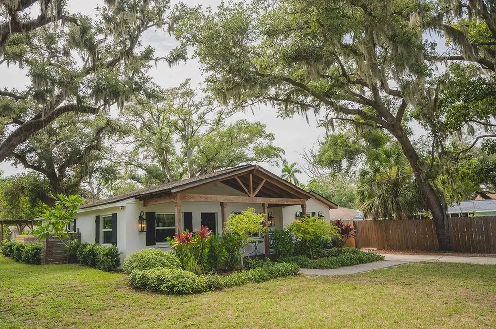 216 18th Street E Bradenton FL 34208