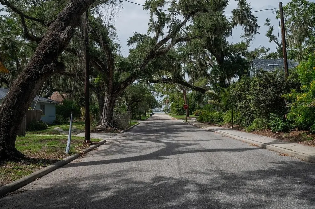 216 18th Street E Bradenton FL 34208