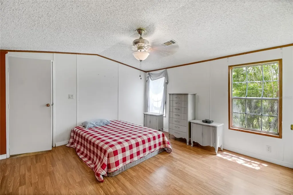 7438 Cr 663 Bushnell FL 33513