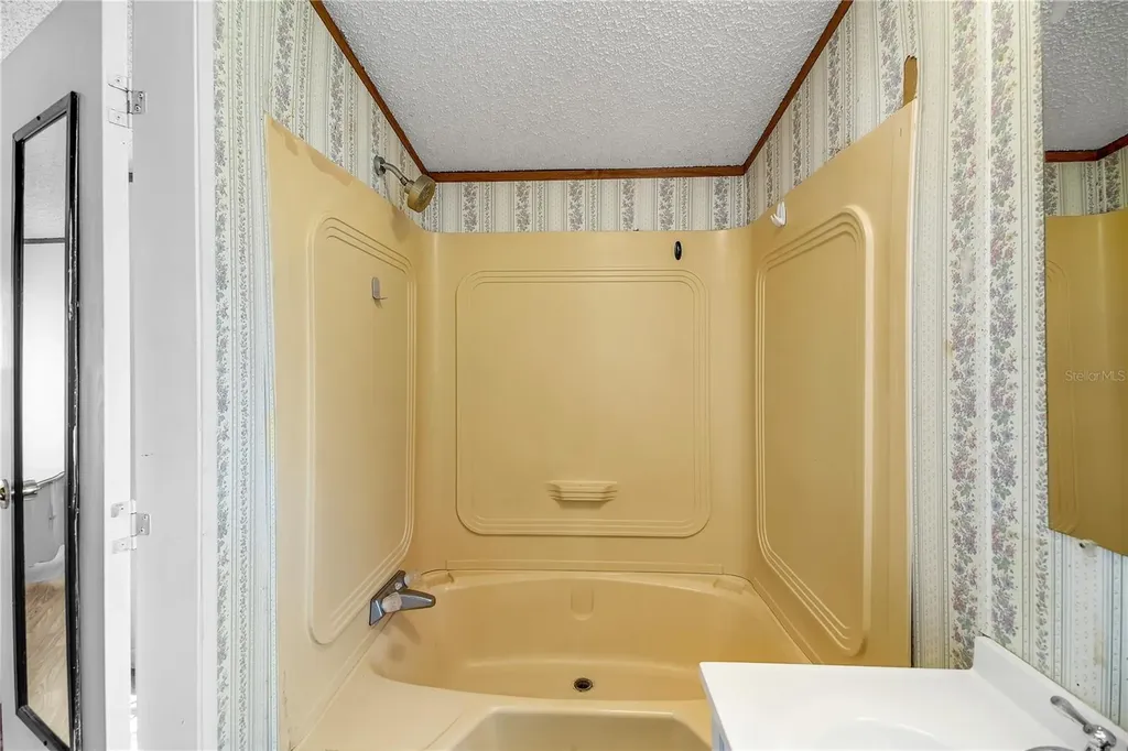 7438 Cr 663 Bushnell FL 33513