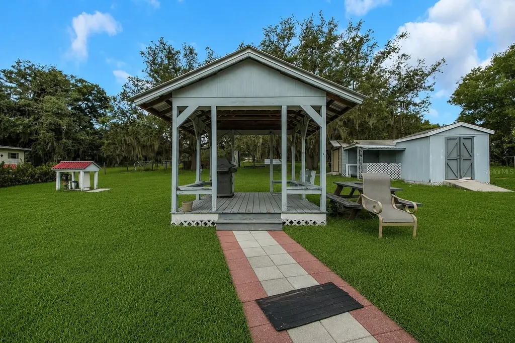 7438 Cr 663 Bushnell FL 33513