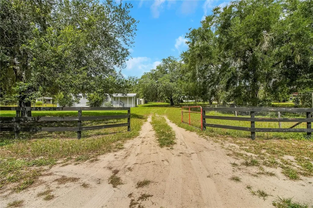 7438 Cr 663 Bushnell FL 33513
