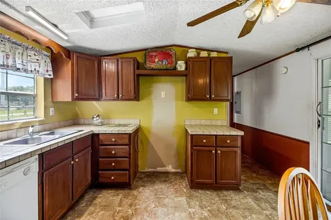 7438 Cr 663 Bushnell FL 33513
