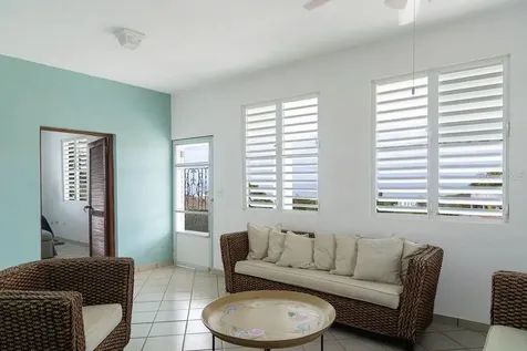 759B Com. Villa Borinquen Vieques PR 00765