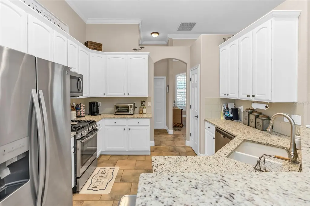325 Hazeltine Drive Debary FL 32713