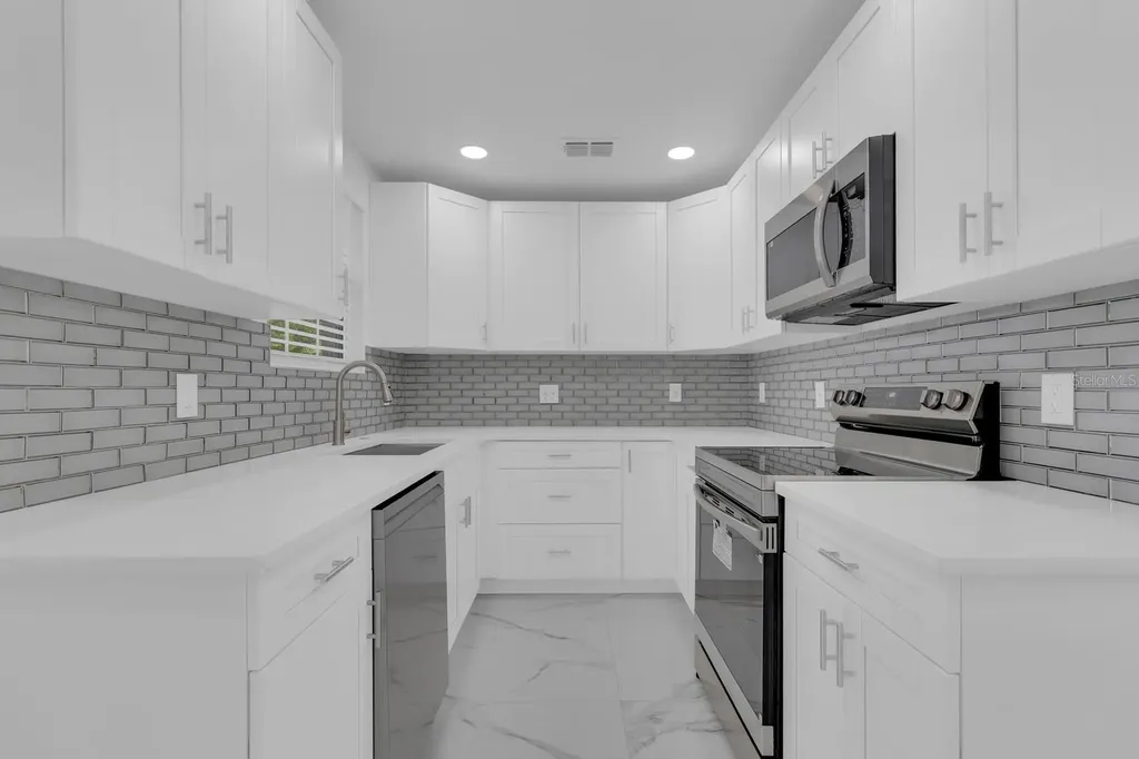 2322 Vincent Road Orlando FL 32817