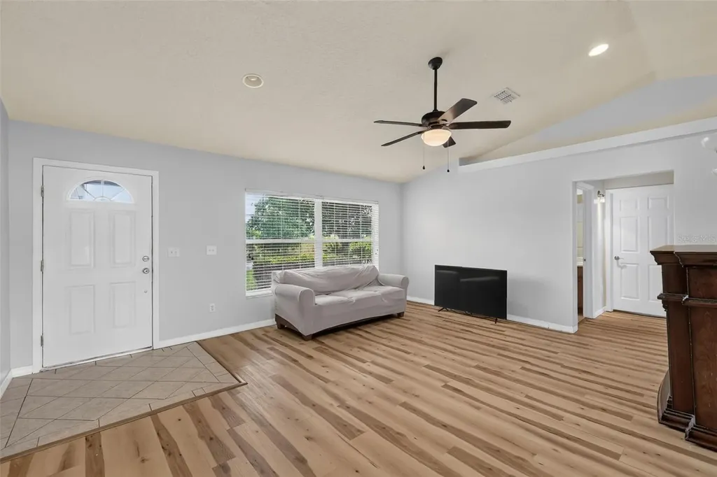 135 Juniper Loop Ocala FL 34480