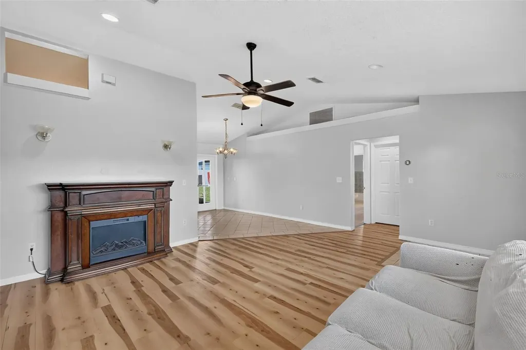135 Juniper Loop Ocala FL 34480