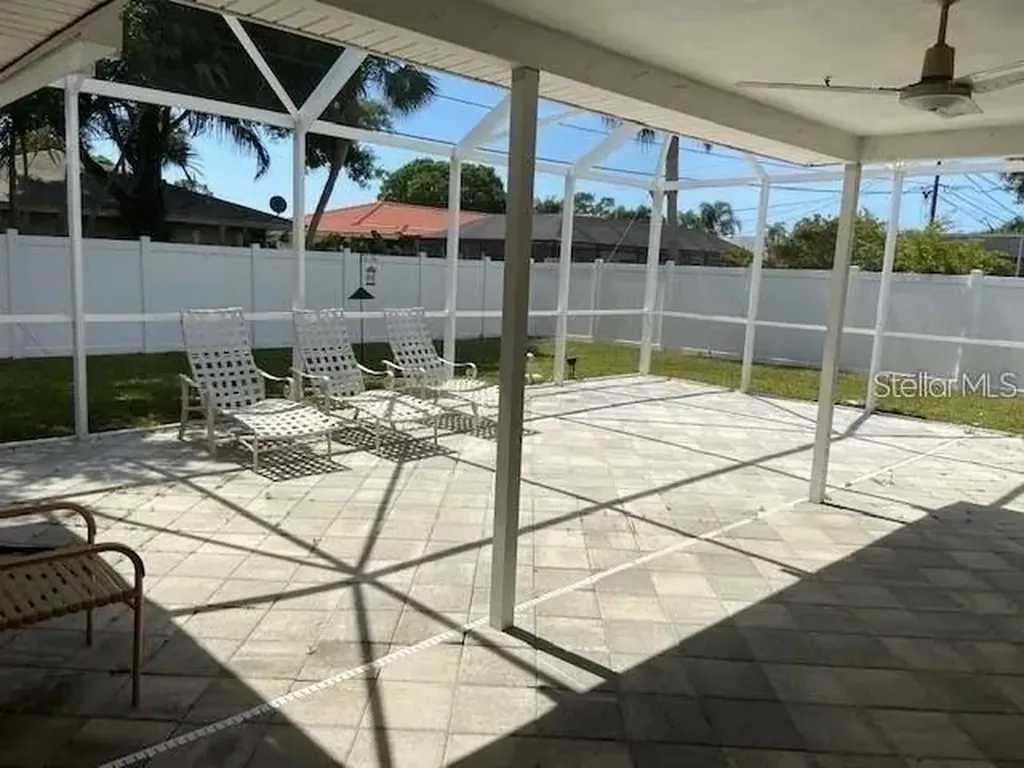 3654 Pin Oaks Street Sarasota FL 34232