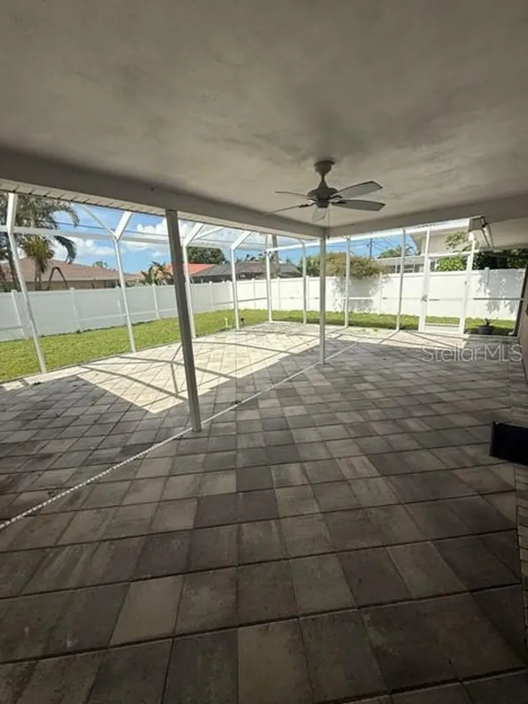 3654 Pin Oaks Street Sarasota FL 34232