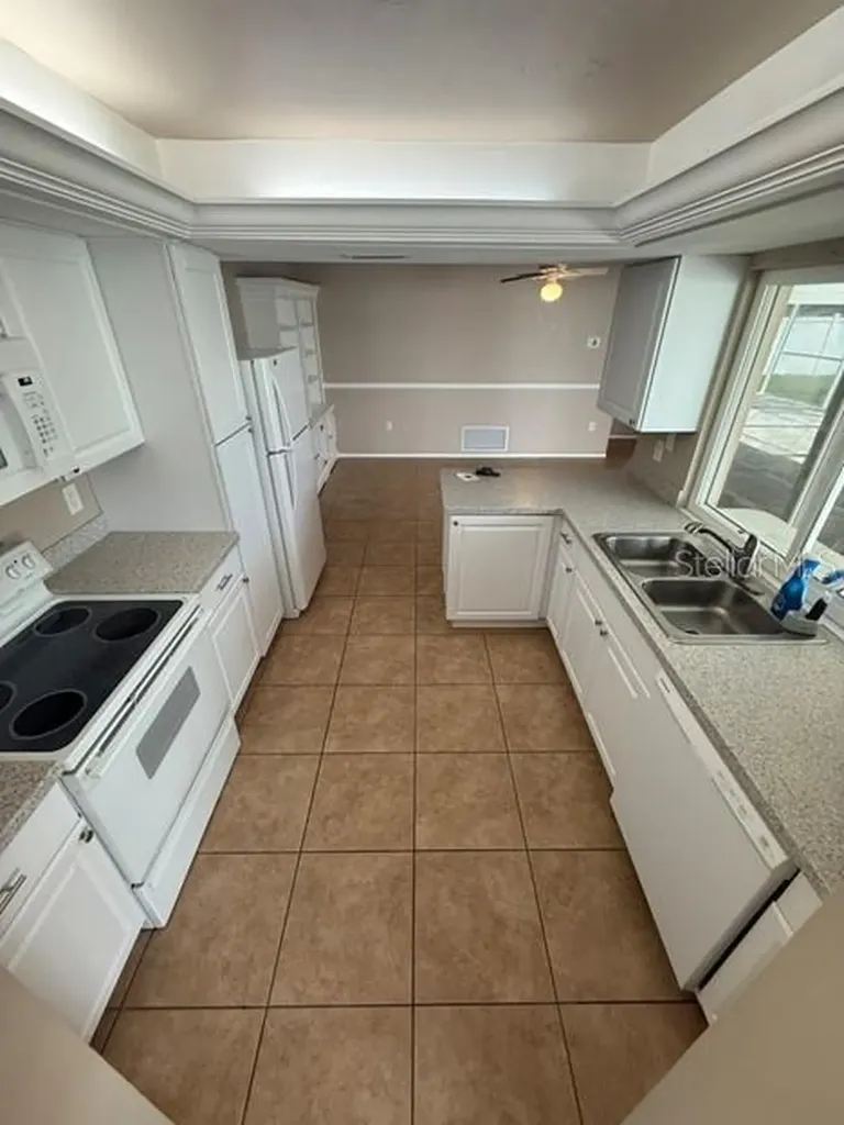 3654 Pin Oaks Street Sarasota FL 34232
