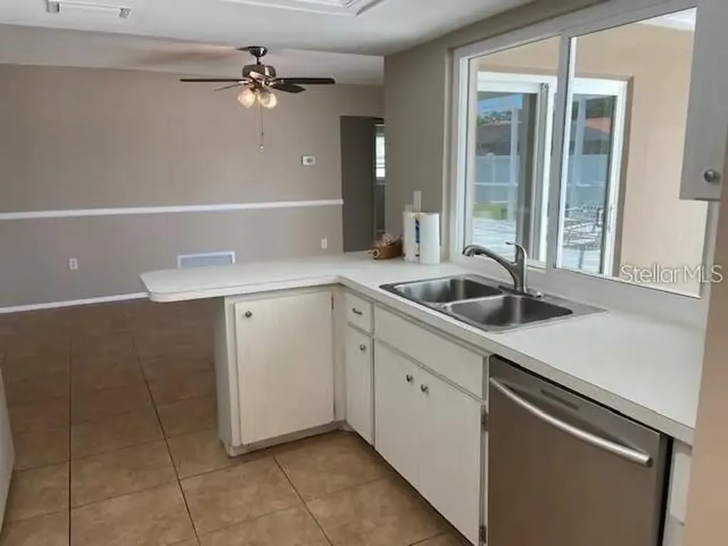 3654 Pin Oaks Street Sarasota FL 34232