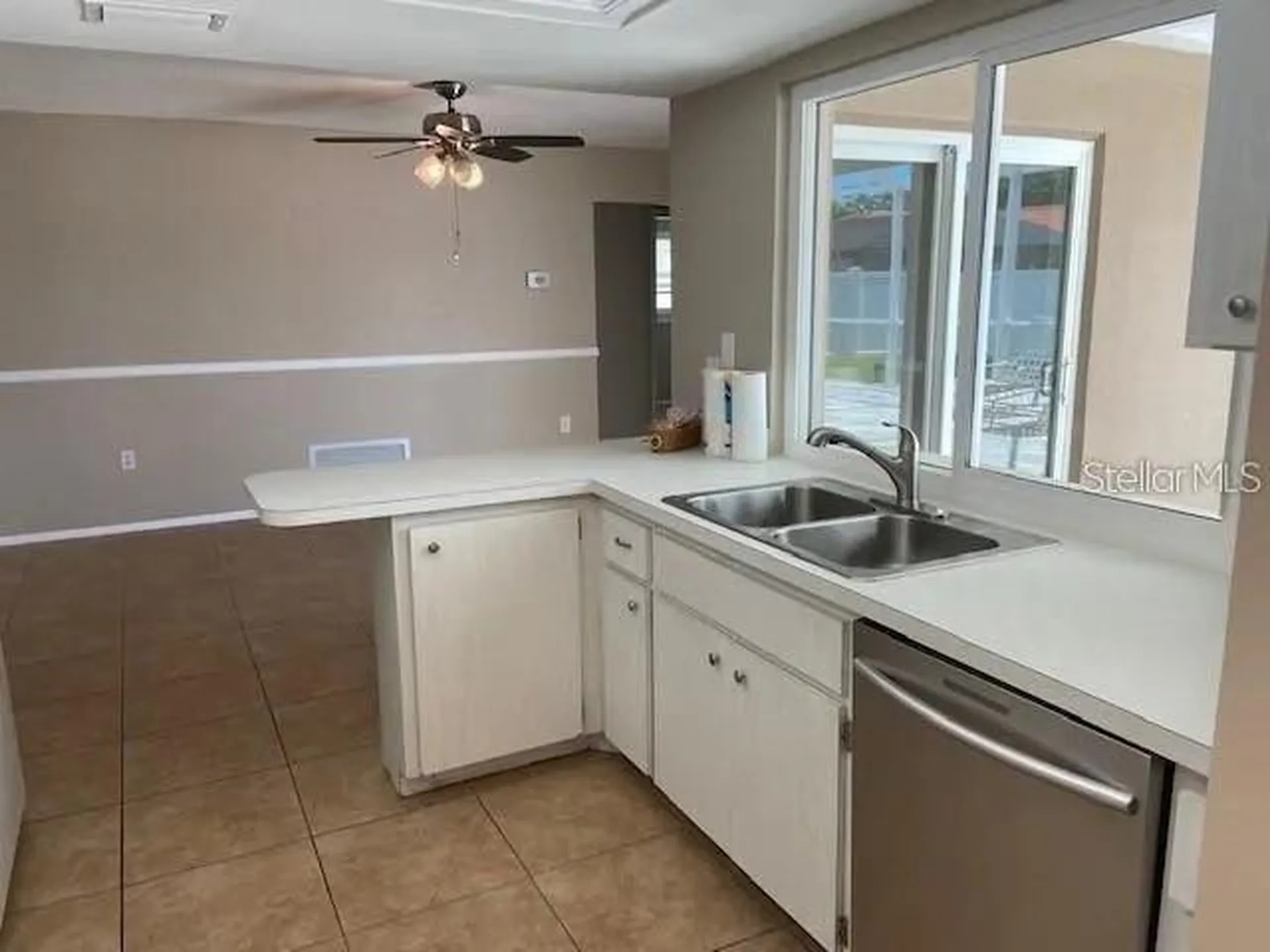 3654 Pin Oaks Street Sarasota FL 34232