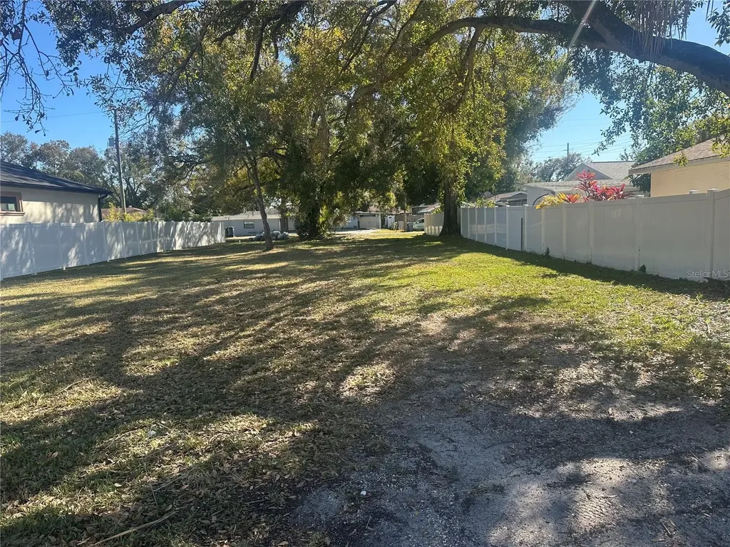 2710 W Lake Avenue Tampa FL 33607