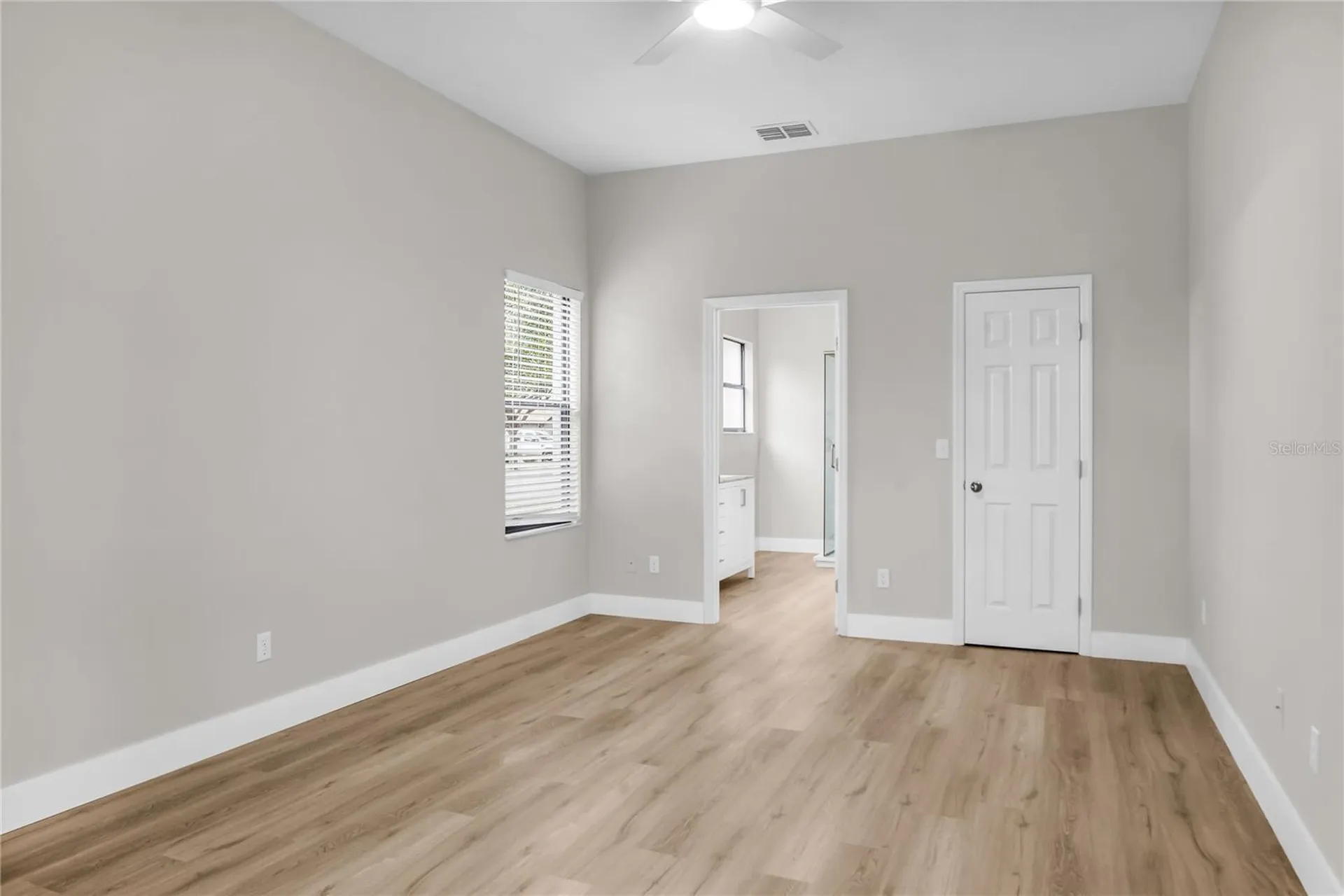 563 Lake Davenport Circle Davenport FL 33837