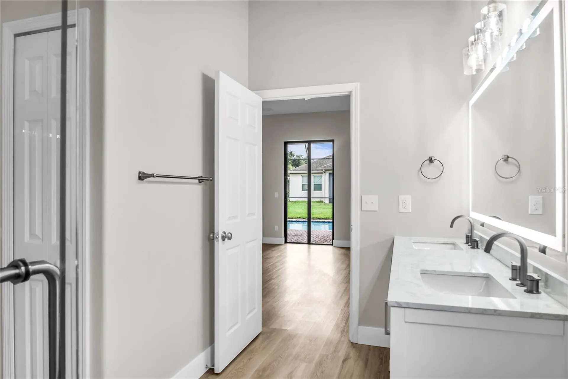 563 Lake Davenport Circle Davenport FL 33837