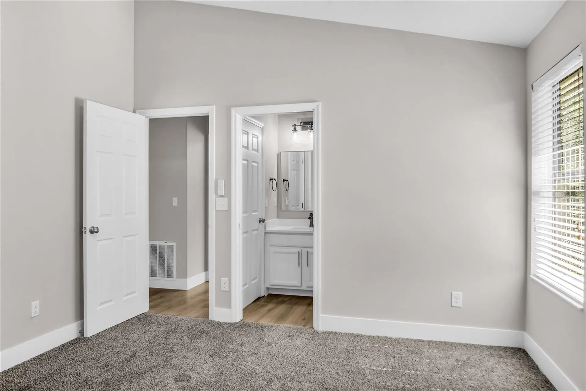 563 Lake Davenport Circle Davenport FL 33837
