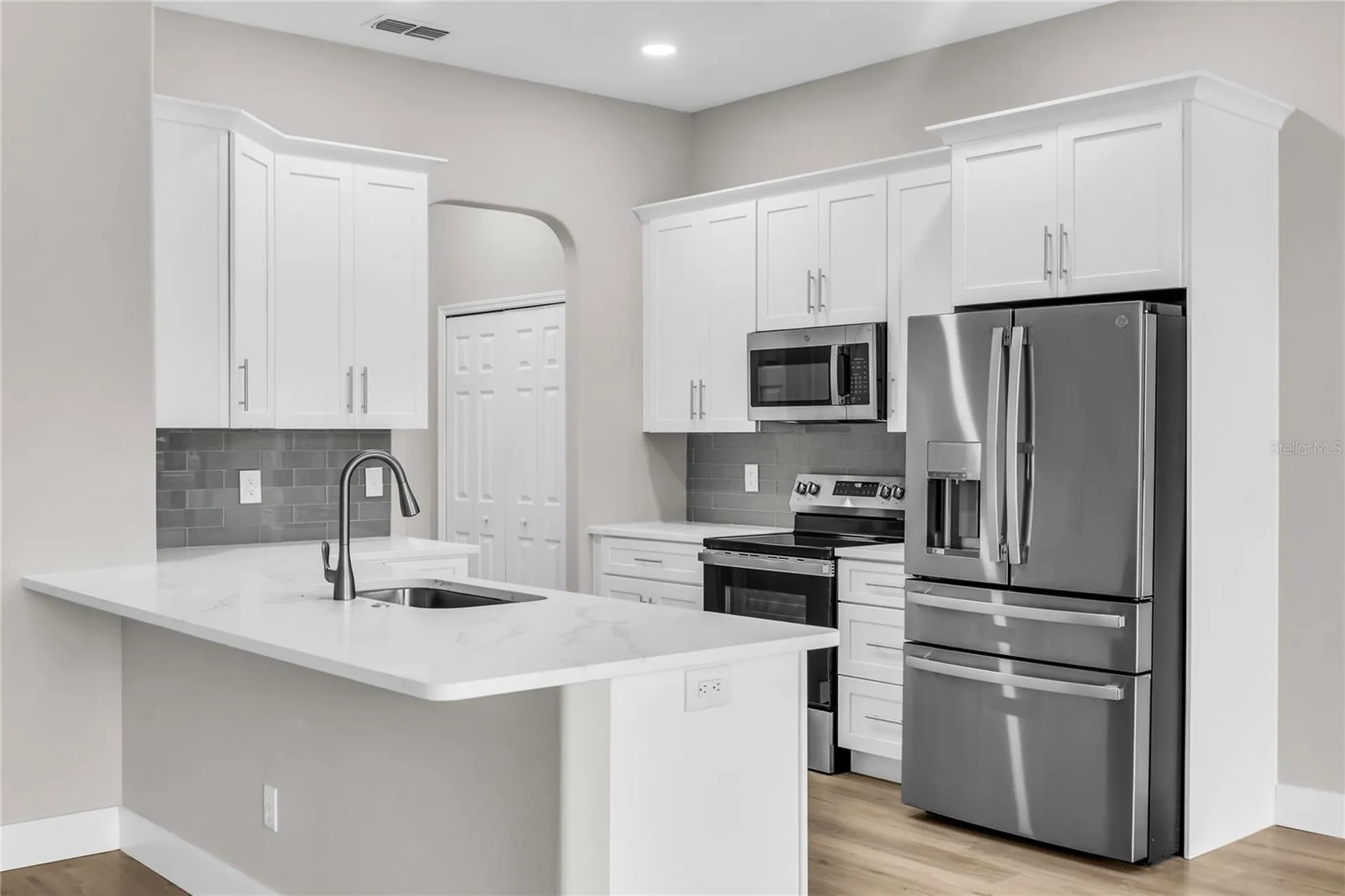563 Lake Davenport Circle Davenport FL 33837