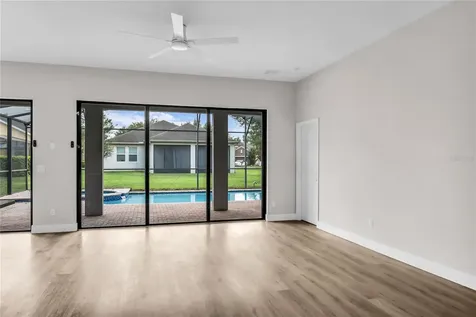 563 Lake Davenport Circle Davenport FL 33837
