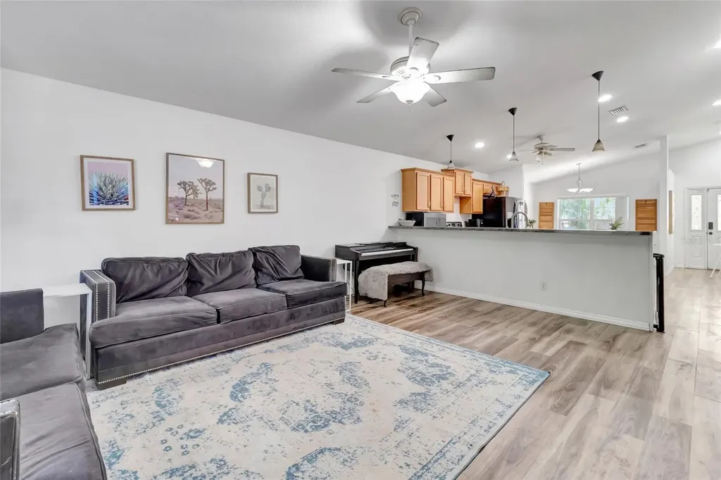 32917 Forest Avenue Leesburg FL 34788