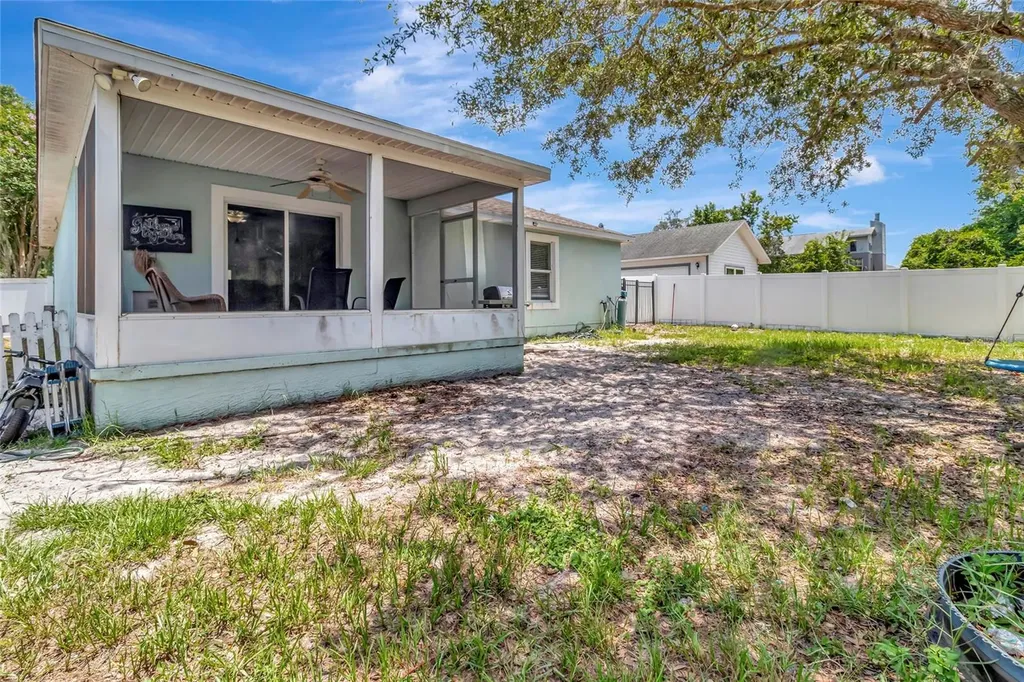 32917 Forest Avenue Leesburg FL 34788