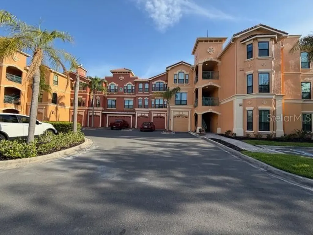 2733 Via Cipriani Clearwater FL 33764