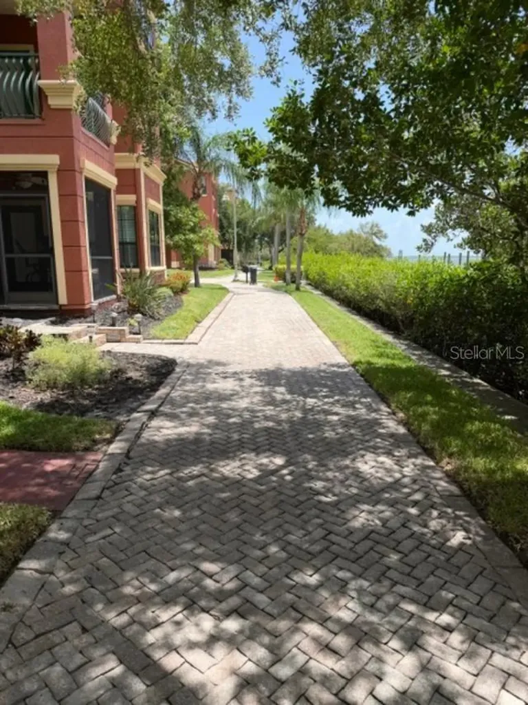 2733 Via Cipriani Clearwater FL 33764