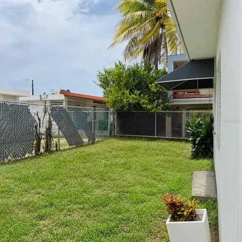 143 Jardines De Country Club Carolina PR 00983