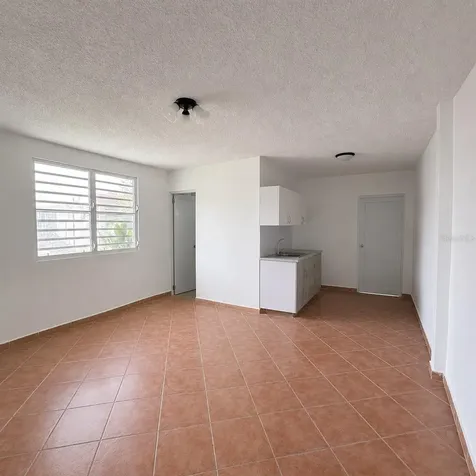 143 Jardines De Country Club Carolina PR 00983