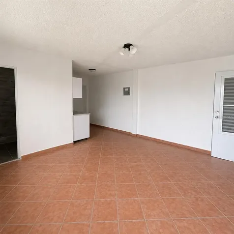 143 Jardines De Country Club Carolina PR 00983