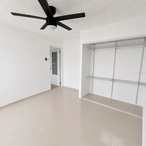 143 Jardines De Country Club Carolina PR 00983