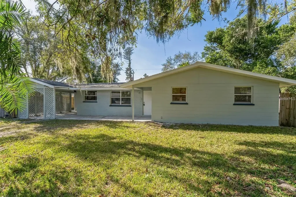 403 Pinewood Avenue Nokomis FL 34275