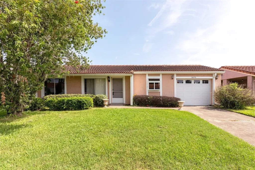 5675 Minaret Court Orlando FL 32821
