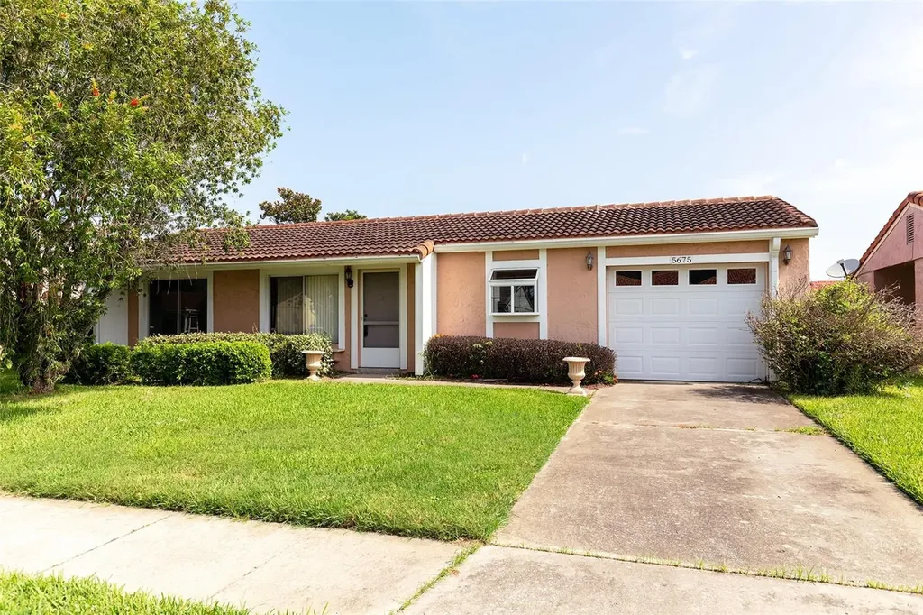 5675 Minaret Court Orlando FL 32821