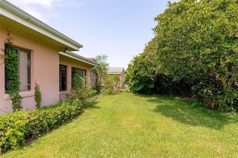 5675 Minaret Court Orlando FL 32821