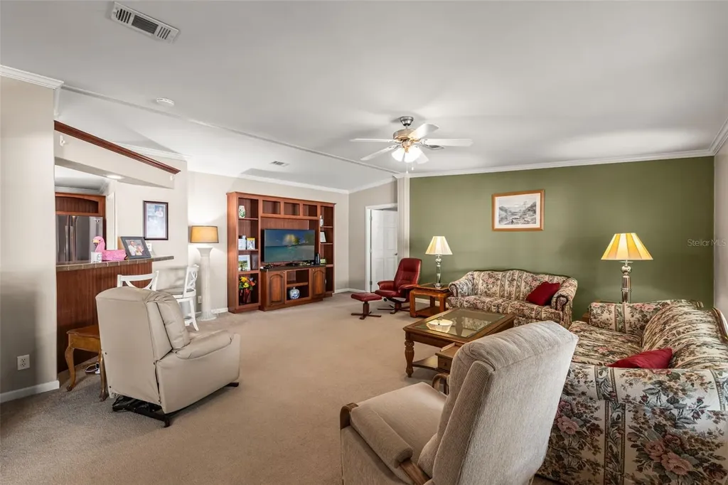 82085 1st Avenue N Pinellas Park FL 33781