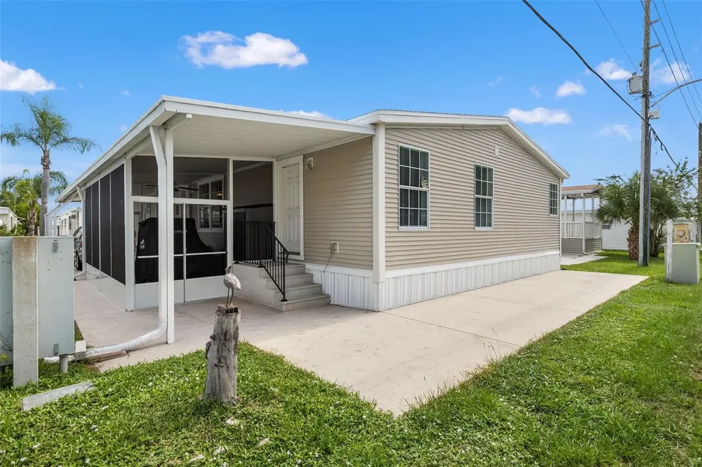 82085 1st Avenue N Pinellas Park FL 33781