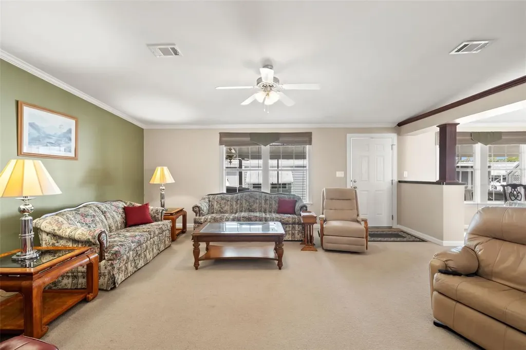 82085 1st Avenue N Pinellas Park FL 33781