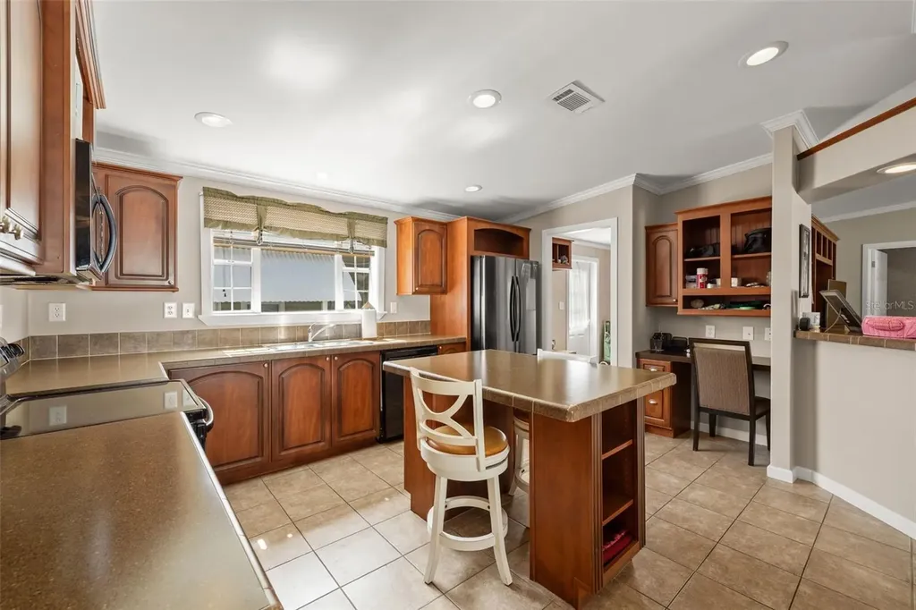 82085 1st Avenue N Pinellas Park FL 33781