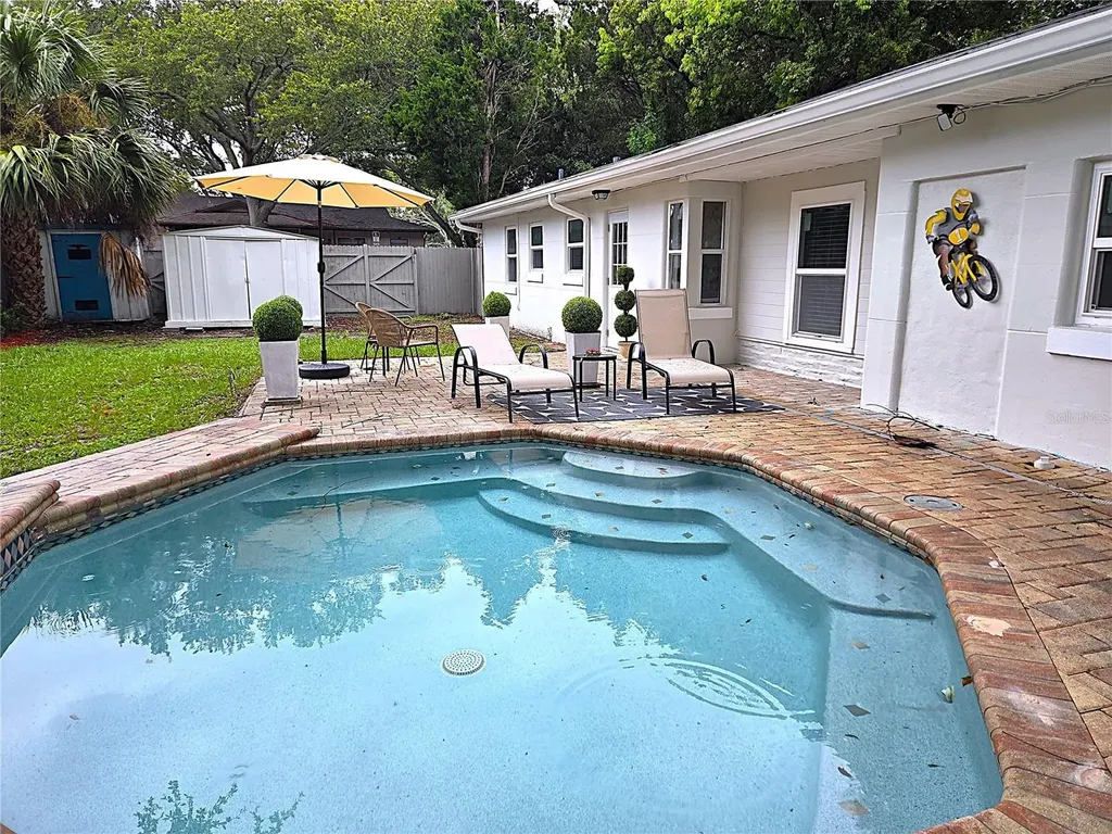 264 14th Street NW Largo FL 33770