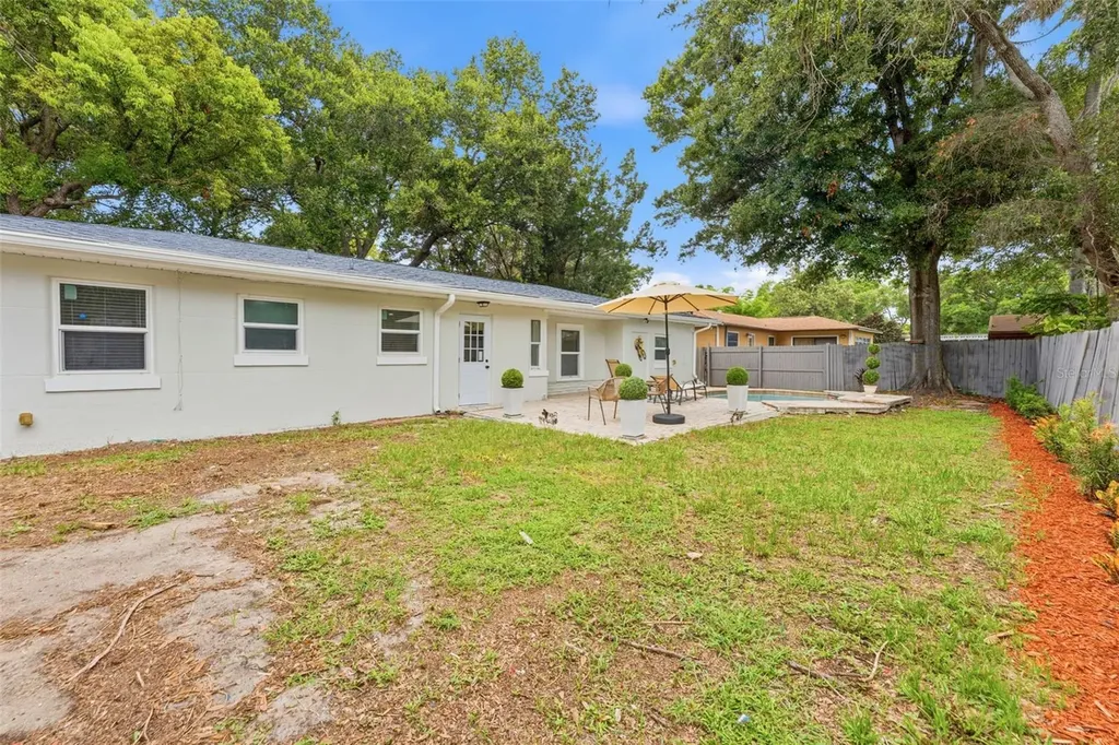 264 14th Street NW Largo FL 33770