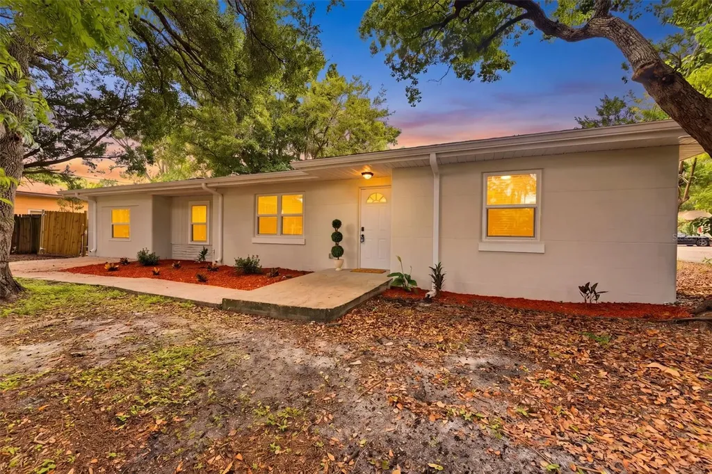 264 14th Street NW Largo FL 33770