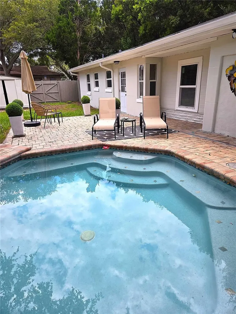 264 14th Street NW Largo FL 33770