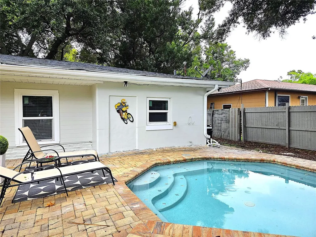 264 14th Street NW Largo FL 33770
