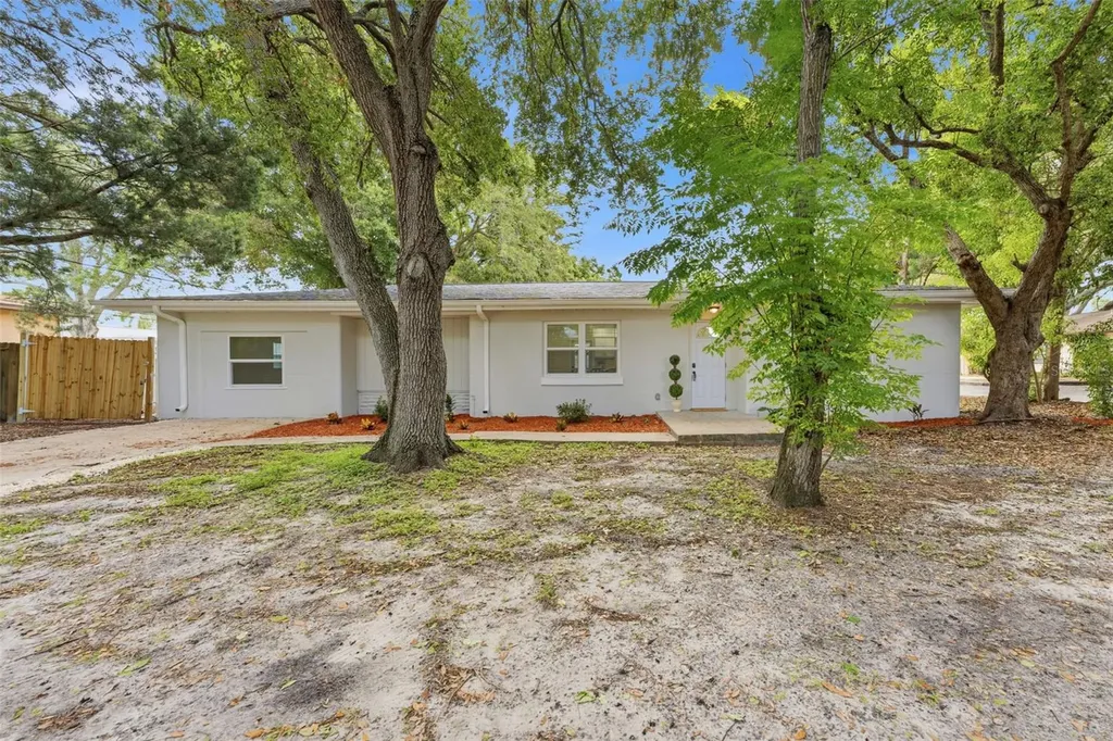 264 14th Street NW Largo FL 33770