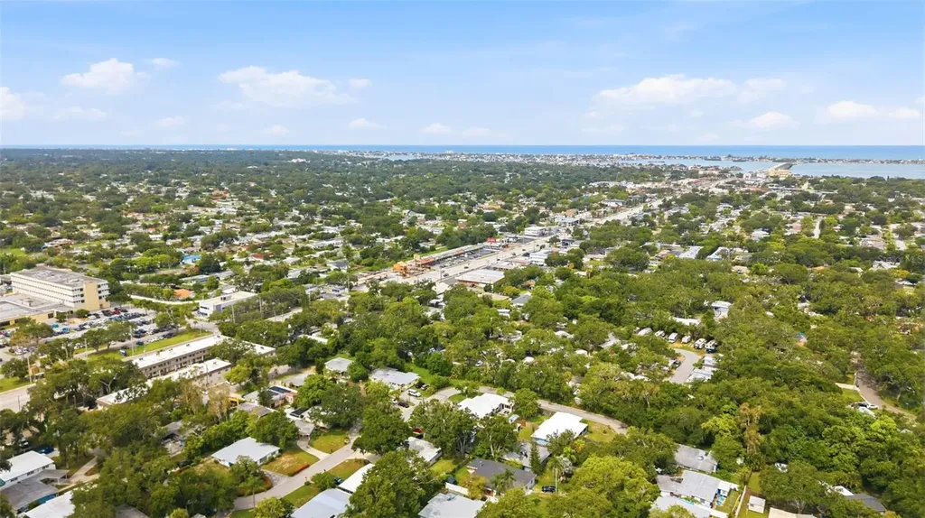 264 14th Street NW Largo FL 33770