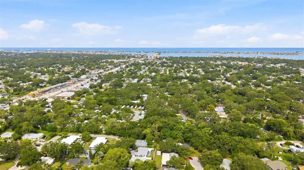 264 14th Street NW Largo FL 33770